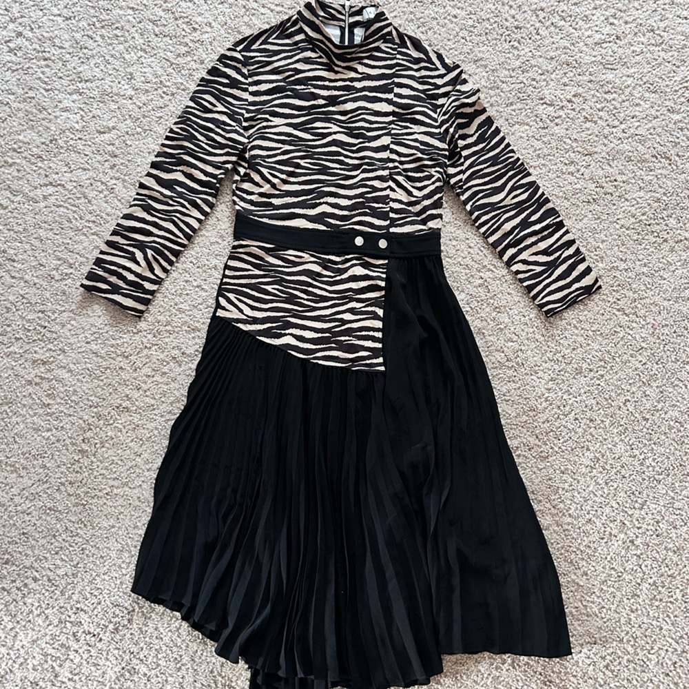 A.L.C. Zebra Print pleated Dress. S - Picture 7 of 16